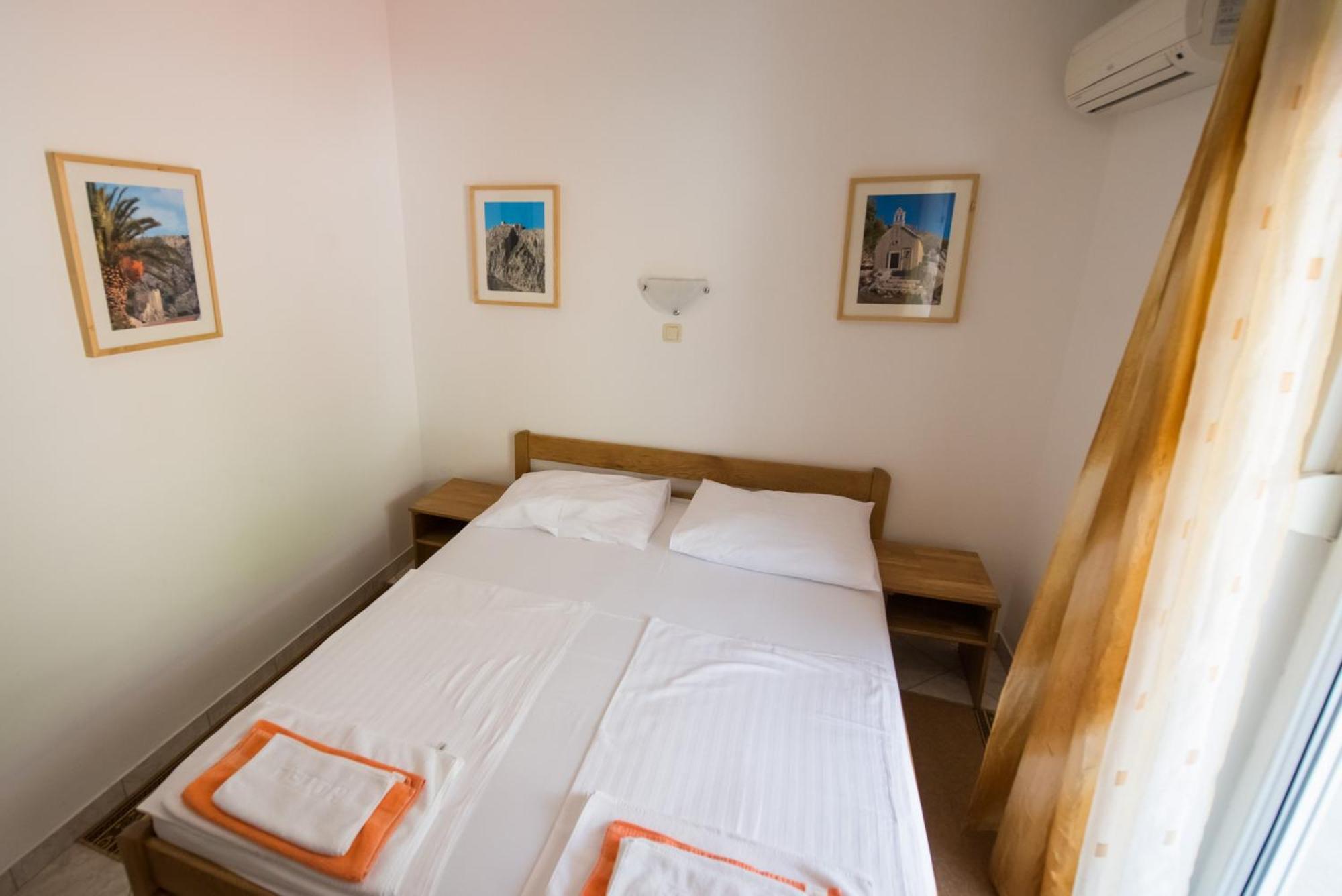 Bed And Breakfast Pero 3 Min Walk To The Beach Lokva Rogoznica Buitenkant foto
