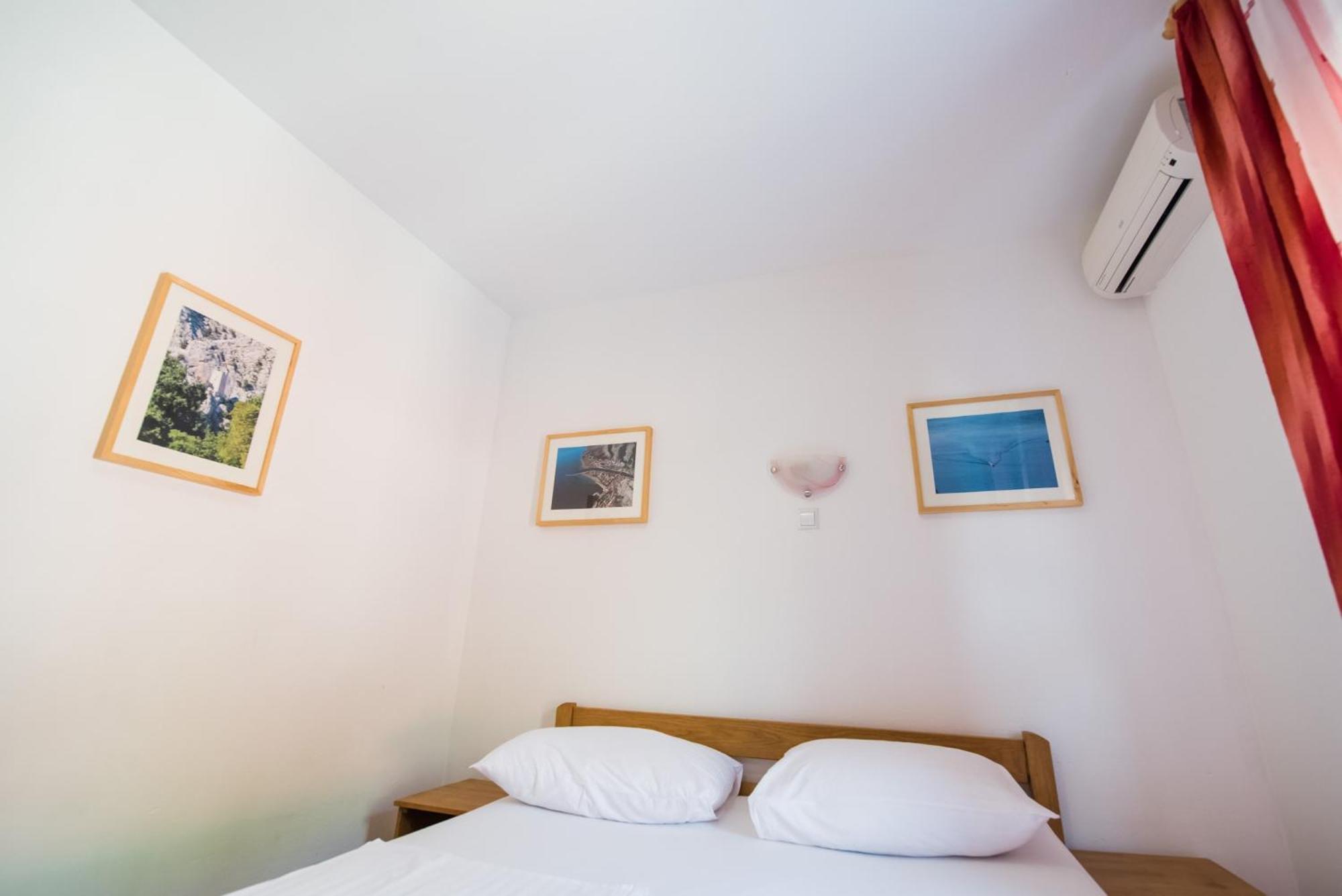 Bed And Breakfast Pero 3 Min Walk To The Beach Lokva Rogoznica Buitenkant foto
