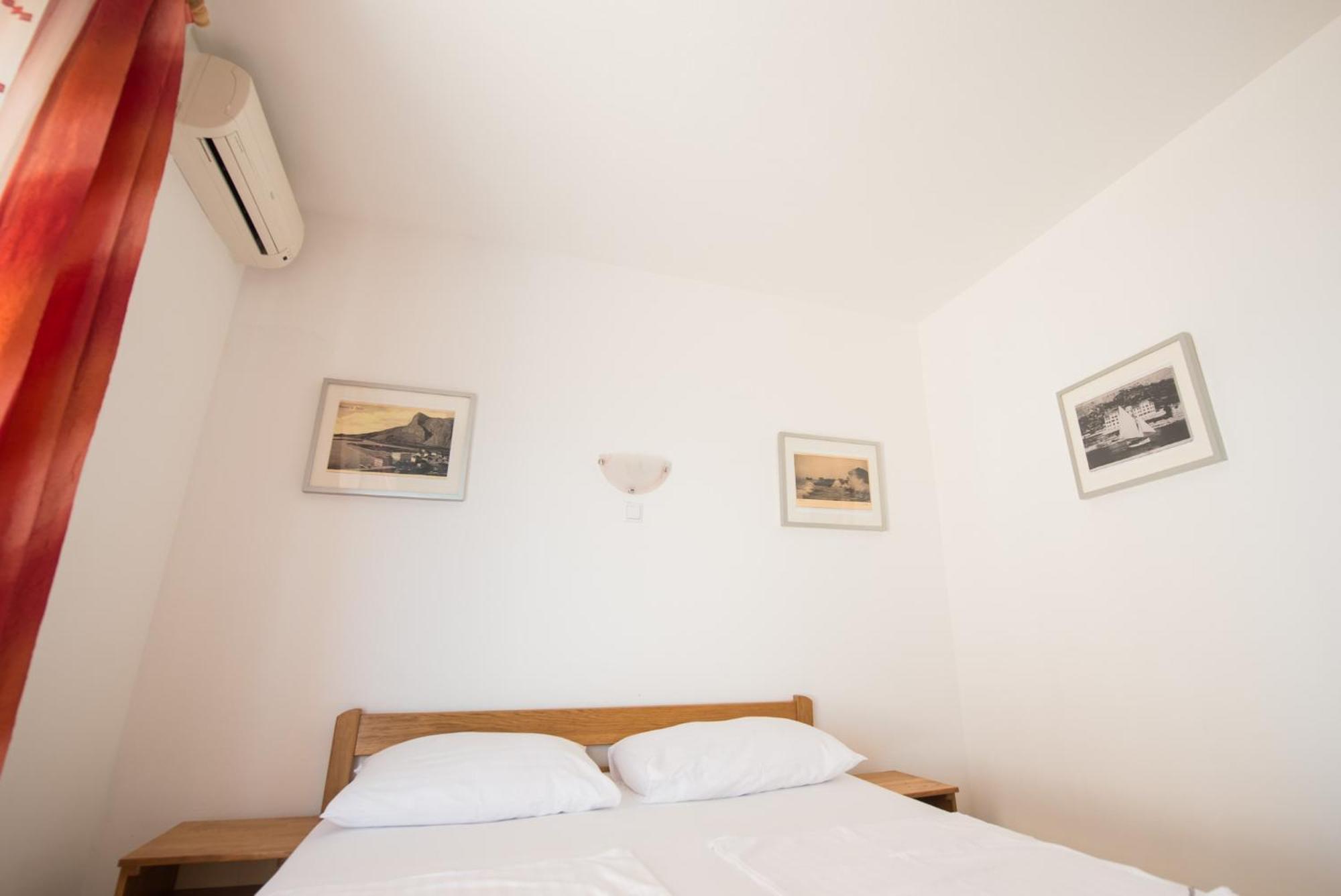 Bed And Breakfast Pero 3 Min Walk To The Beach Lokva Rogoznica Buitenkant foto