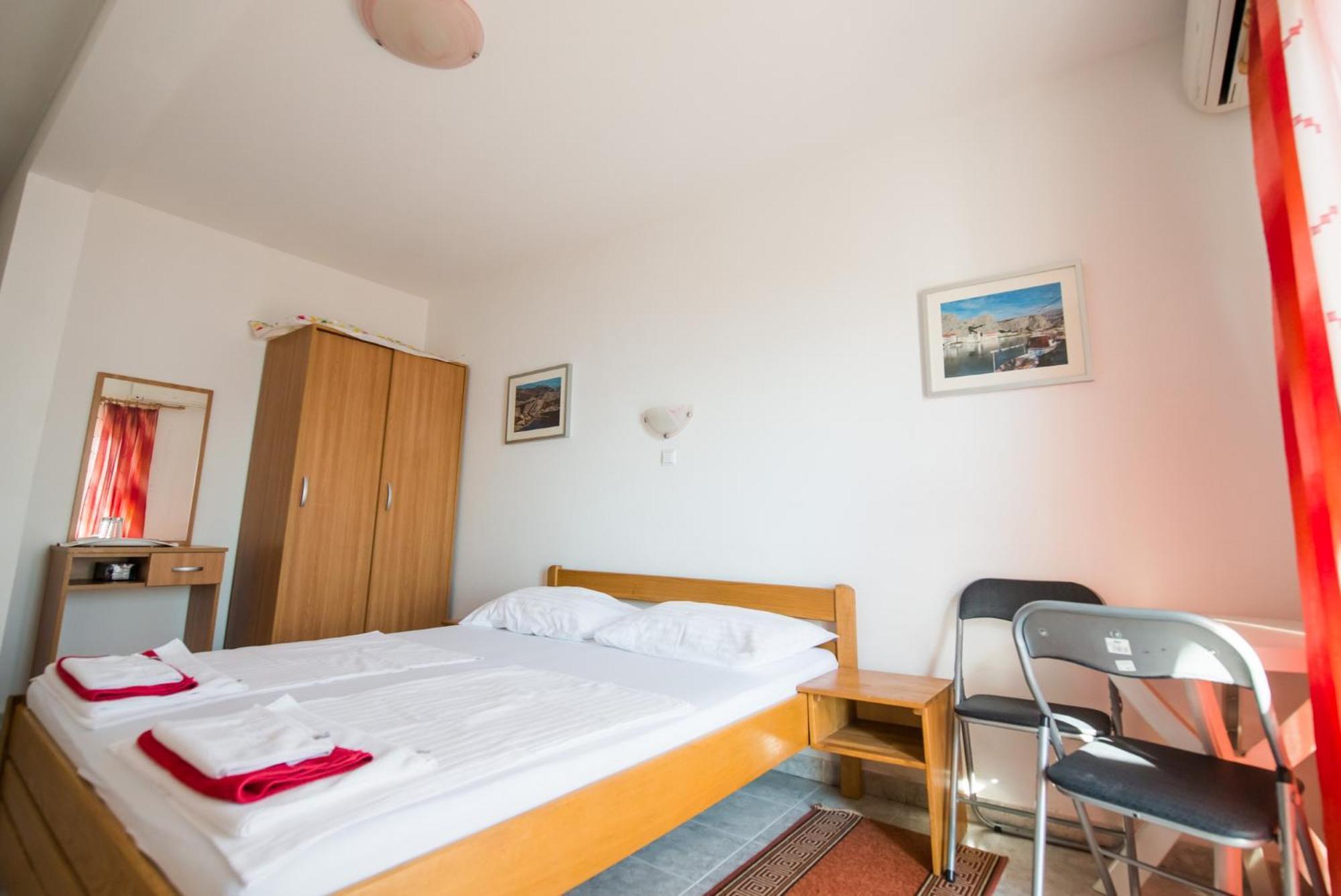Bed And Breakfast Pero 3 Min Walk To The Beach Lokva Rogoznica Buitenkant foto
